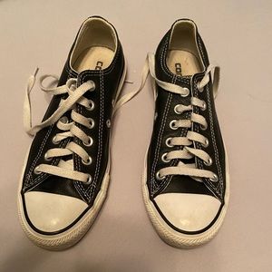 Black leather converse